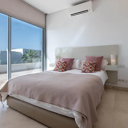 Villa Moderna De Lujo En Alquiler Vacacional En