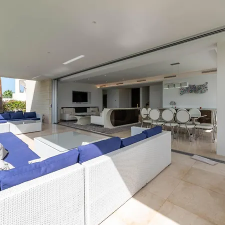 Moderna De Lujo En Alquiler Vacacional En Villa