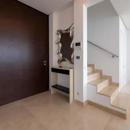 Moderna De Lujo En Alquiler Vacacional En Villa Marbella