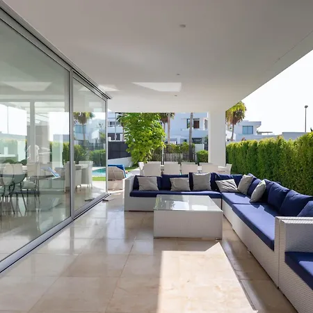 Villa Moderna De Lujo En Alquiler Vacacional En