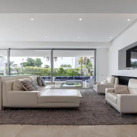 Moderna De Lujo En Alquiler Vacacional En * Marbella